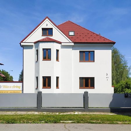 Villa U Areny ออสตราวา ภายนอก รูปภาพ