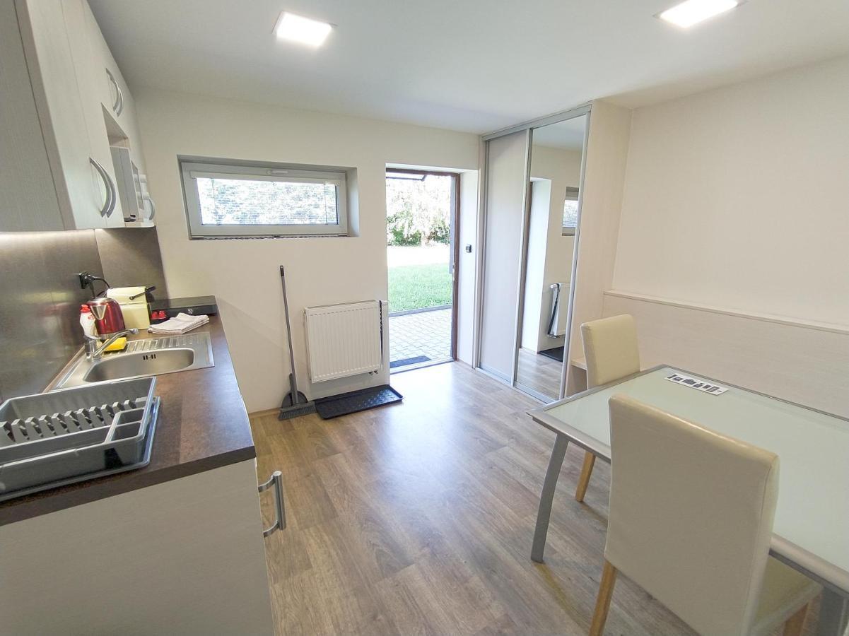 Villa U Areny ออสตราวา ภายนอก รูปภาพ